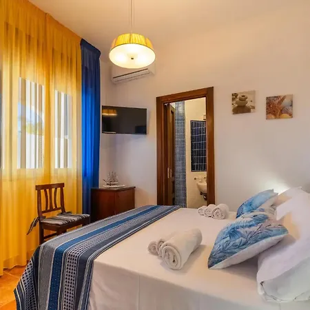 Bed & Breakfast Le Chele - A Due Passi Dal Mare 3*