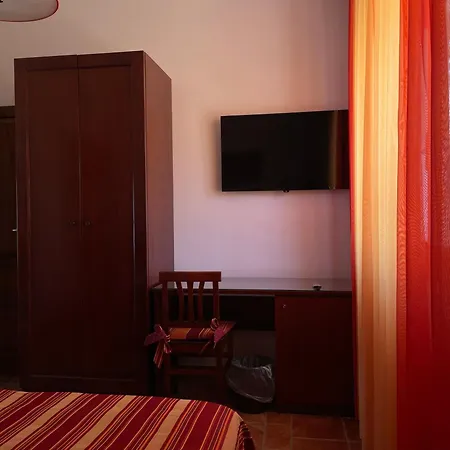 Oda ve Kahvaltı Le Chele 4*