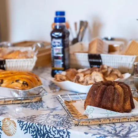 Bed & Breakfast Le Chele - A Due Passi Dal Mare 3*