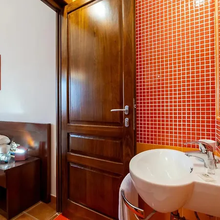Le Chele - A Due Passi Dal Mare Bed & Breakfast 3*